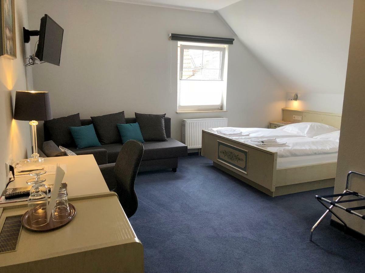 Zum Neuen Schwan Hotel Walluf Luaran gambar