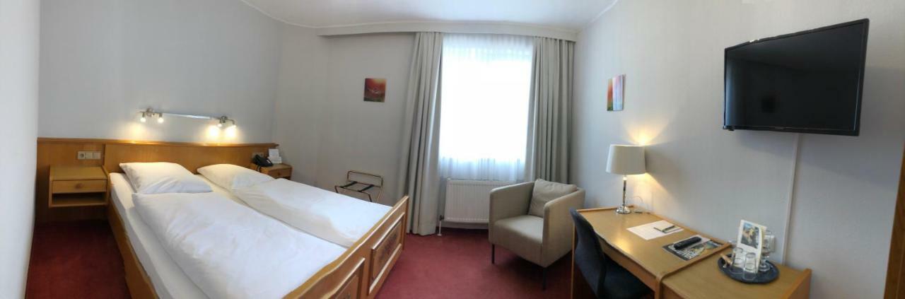 Zum Neuen Schwan Hotel Walluf Luaran gambar